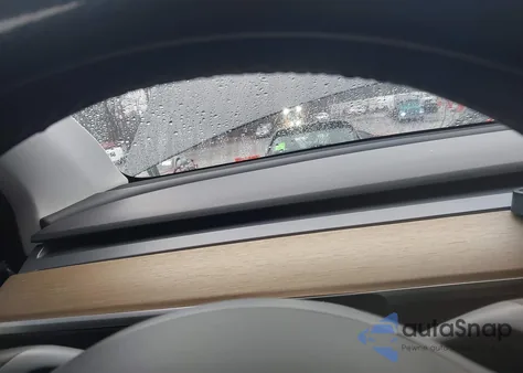 2021 Tesla Model Y Standard Range Rear-Wheel Drive from USA, damaged, VIN 5YJYGDED2MF174984